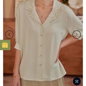 Brand new Simple Retro blouse in XL